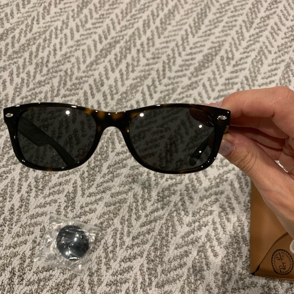 New Wayfarer - Ray Ban sunglasses